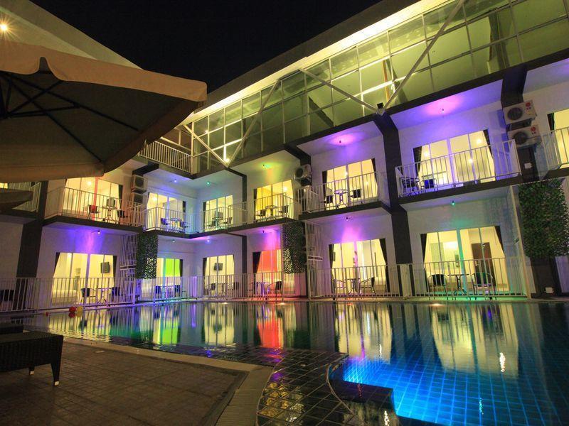 Anantra Pattaya Resort By Cpg Exterior photo